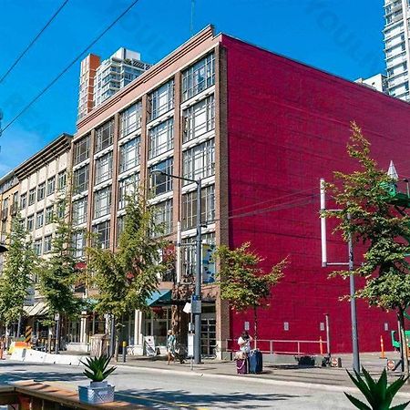 Entire Condo In Heart Of Downtown Ванкувър Екстериор снимка
