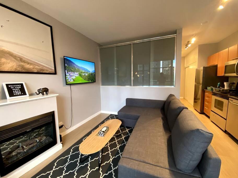 Entire Condo In Heart Of Downtown Ванкувър Екстериор снимка